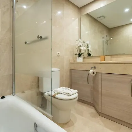 Al-304 Estepona - - Alcazaba Lagoon 2 Bd *